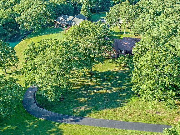 Asphalt driveway approach