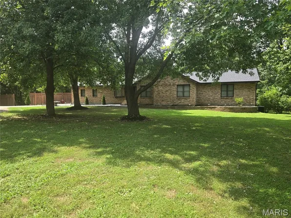 5011 Devon Dr, House Springs, MO 63051