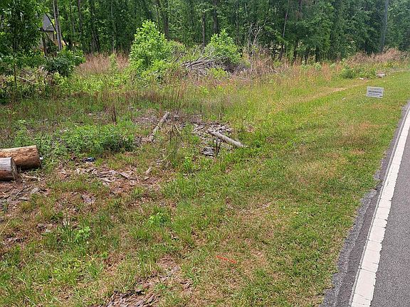 3rd image of 460 Grover Wilson Rd