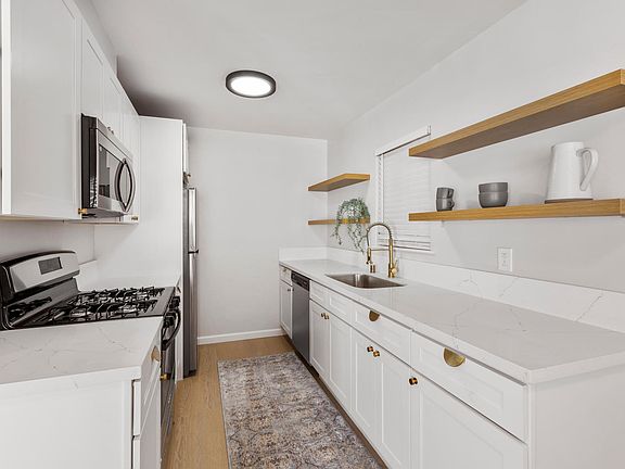 5th image of 1107 E 3rd St APT 8