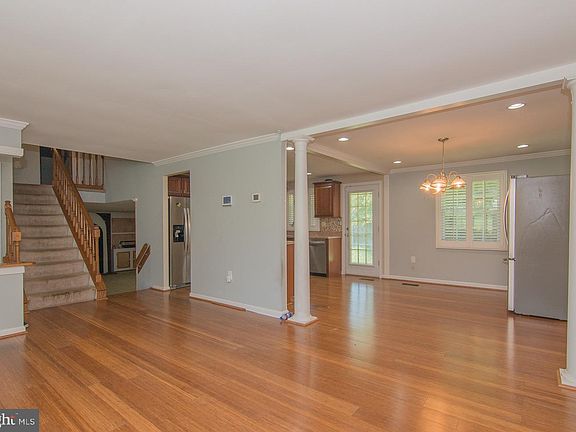 5th image of 2430 Pinefield Rd
