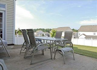 3rd image of 405 Gunnison Dr