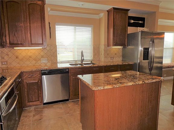 5th image of 1018 Molly Ct