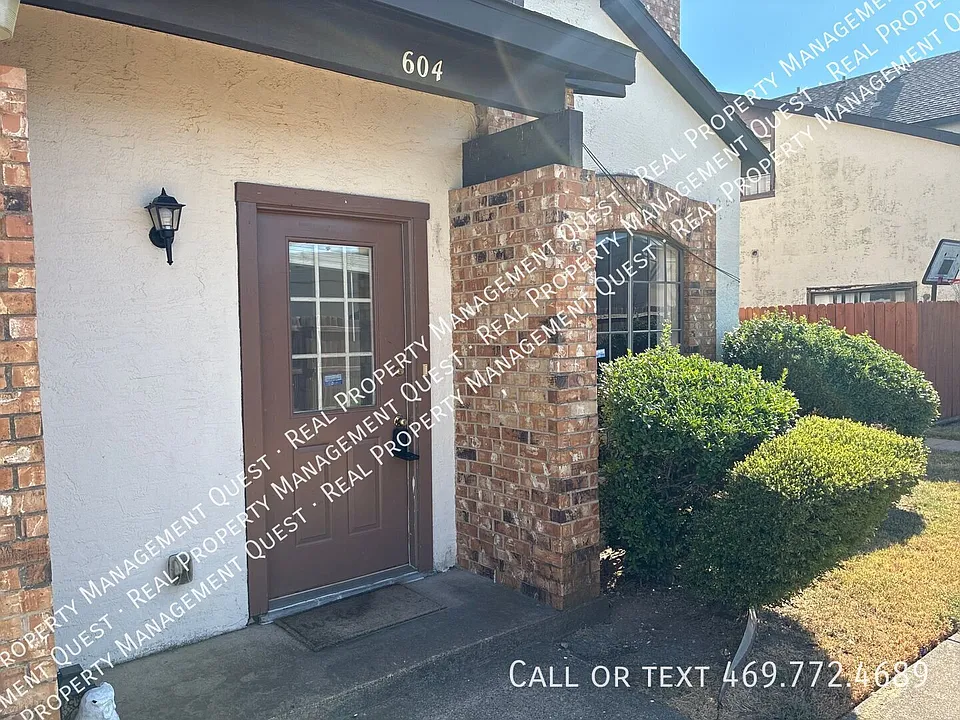 611 Oriole Blvd #604