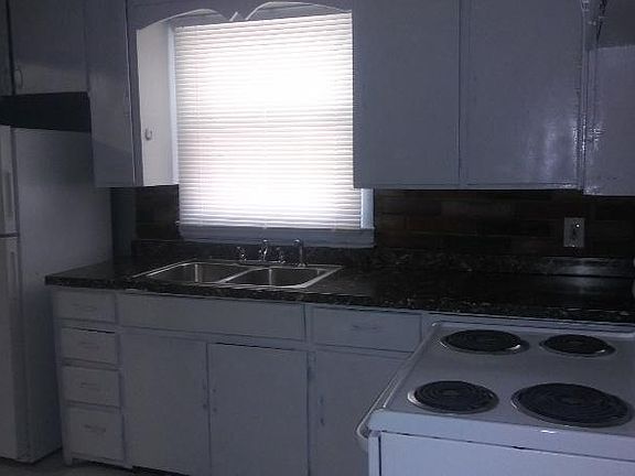 5th image of 4434 Askew Ave