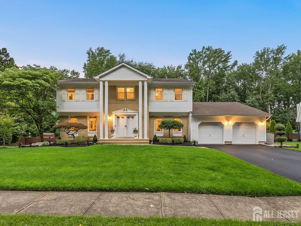1st image of 5 Brookside Cir