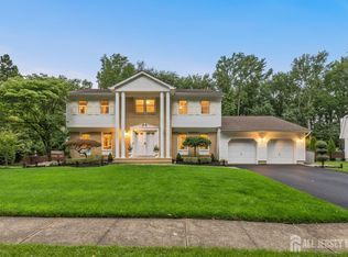 5 Brookside Cir, Marlboro, NJ 07746