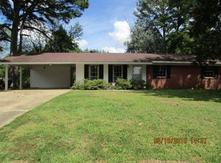 429 Wynhurst Ct, Columbus, MS 39702