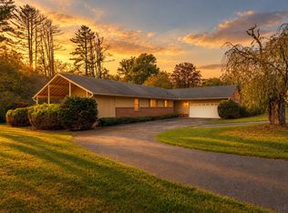 118 Palmer Dr, Franklin, NC 28734