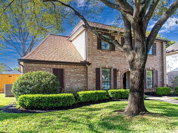 3rd image of 20207 Pittsford Drive
