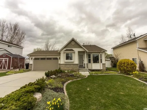 2391 W 2120 N, Clinton, UT 84015