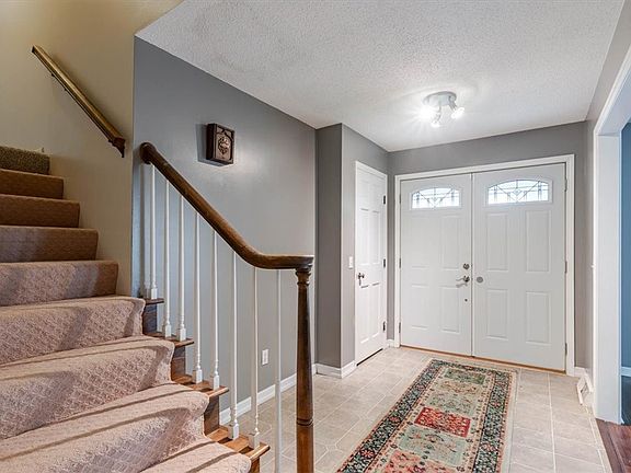 5th image of 512 W Ash Ave