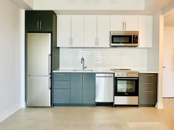 2525 Bathurst St, Toronto, ON