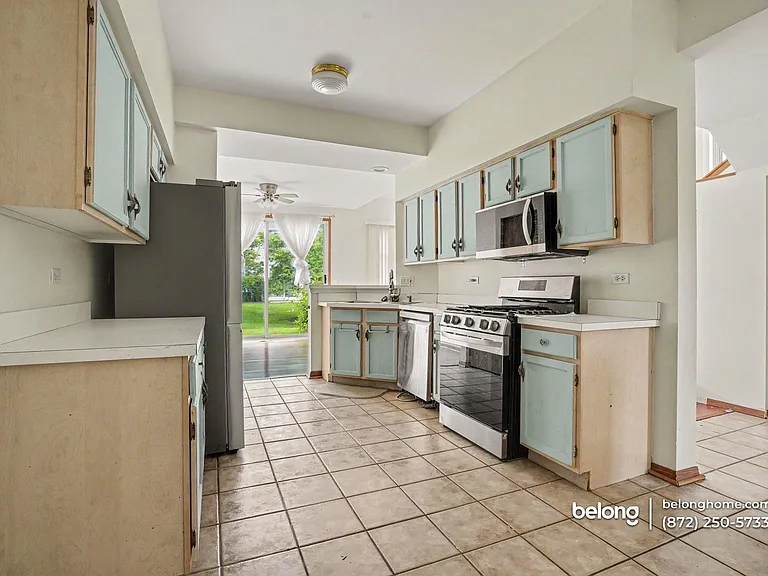 1157 E Cambria Ln S — Photo 9