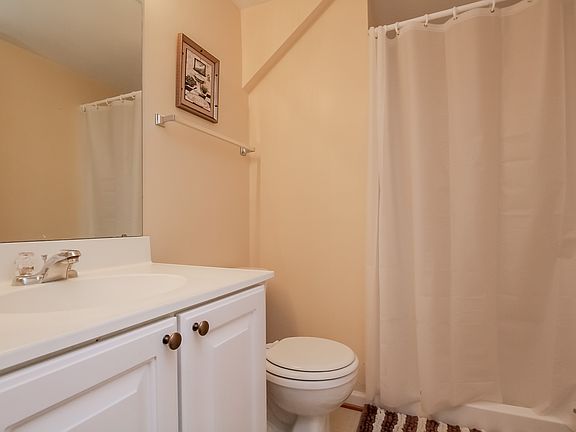 4th image of 12472 Selkirk Cir