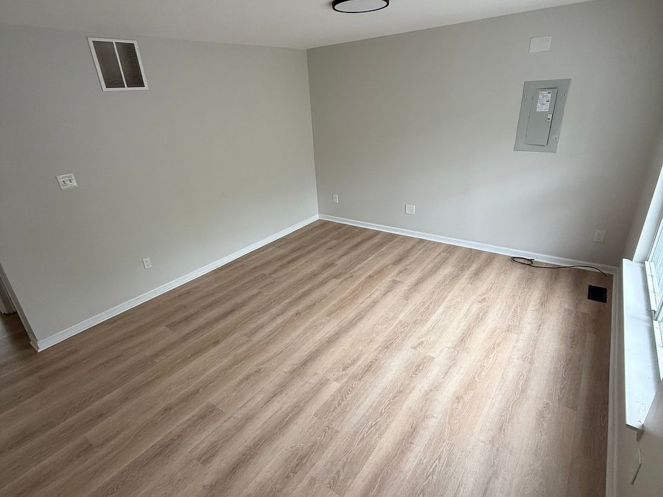 1st image of 125 Earl Ave #C