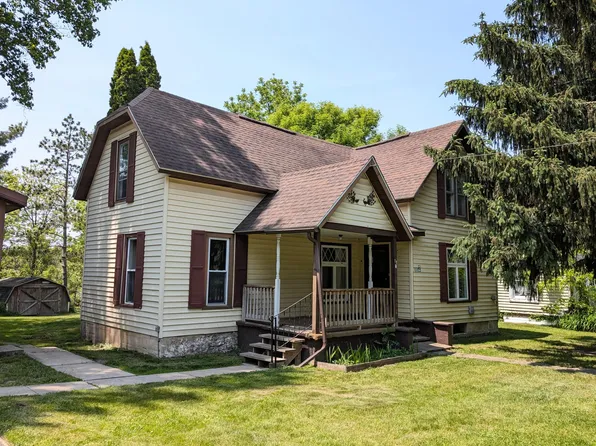 112 Howard St, Gobles, MI 49055