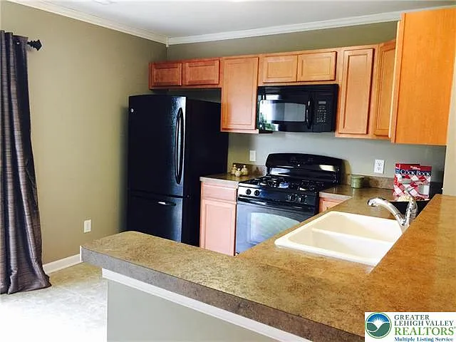 8484 Cromwell Ct — Photo 6