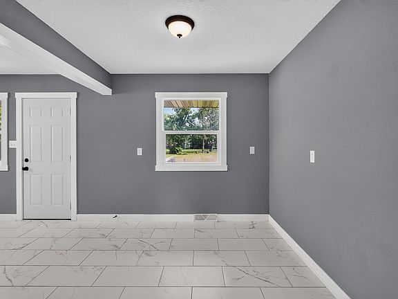 5th image of 520 E Thornton Ave
