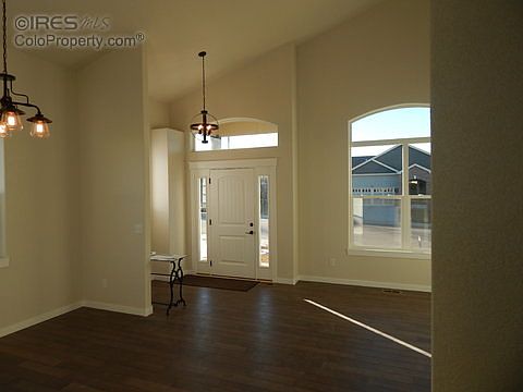 4th image of 714 61st Ave