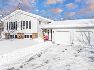 22 Hardwood Cres, Quispamsis, NB E2E 5B3