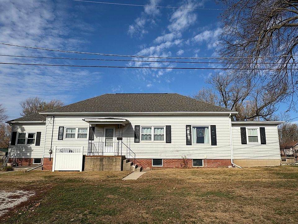 2nd image of 702 N Harrison St