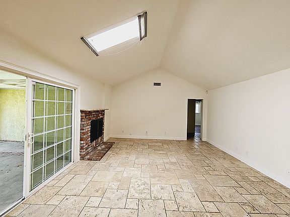 3rd image of 8450 Topanga Canyon Blvd