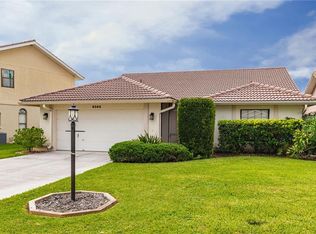6052 Marella Dr, Sarasota, FL 34243