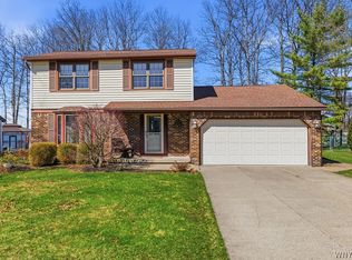 3662 Woodhaven Cir, Hamburg, NY