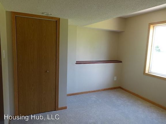 3rd image of 2999 Crane St