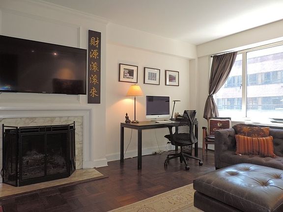 3rd image of 41 W 58th St APT 3C