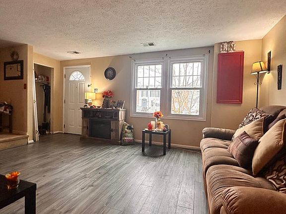 3rd image of 28 Shelldrake Ct