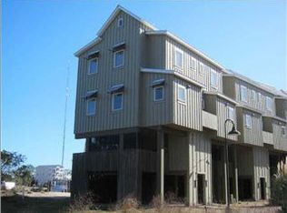 388 Pirates Landing Dr, Apalachicola, FL 32320