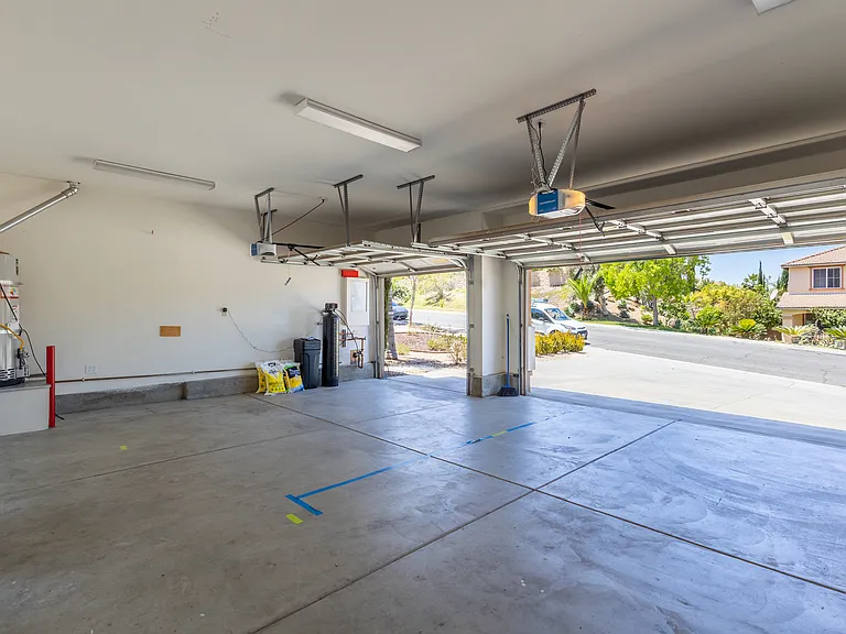 9380 Dauchy Ave — Photo 41