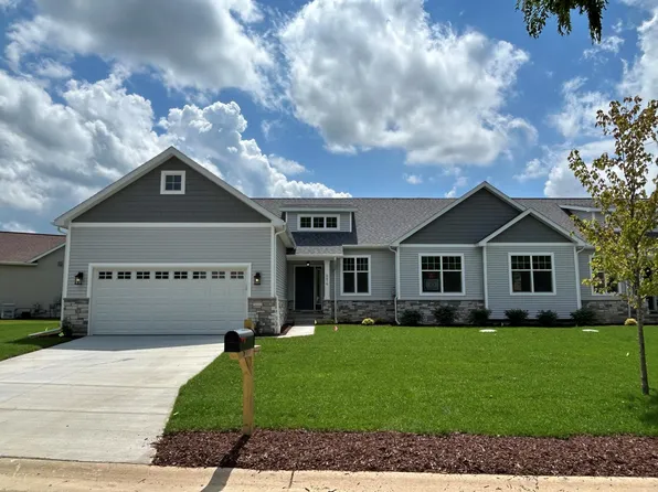 5696 Trail Side Ln #3, Whitmore Lake, MI 48189
