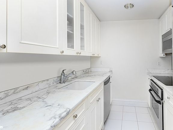 3rd image of 502 Park Ave APT 11C