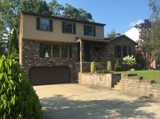 211 Cameron Dr, Irwin, PA 15642