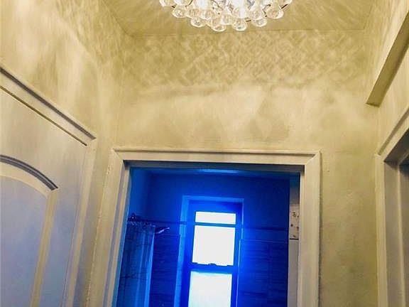 4th image of 2220 Burnett St APT 6A