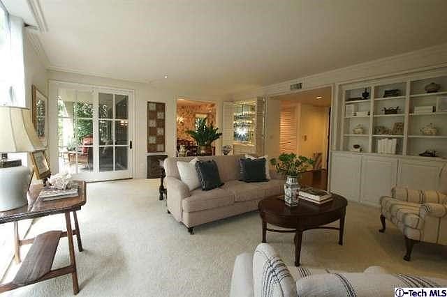 1st image of 354 W Bellevue Dr