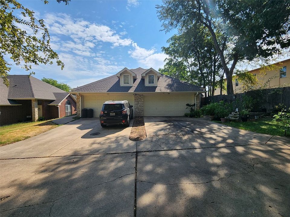 1st image of 105 Brazos Ln