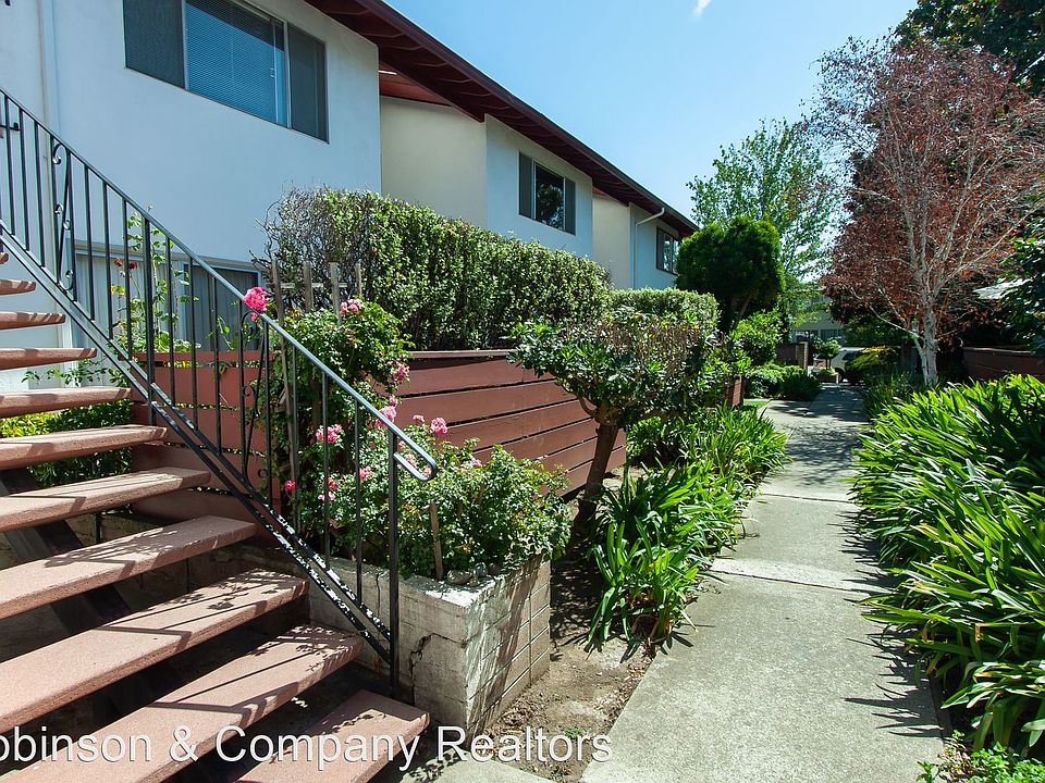 1st image of 294 Waverley St #6