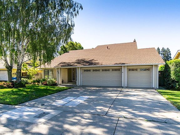 2nd image of 424 Camelia River Way