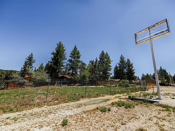 4th image of 113 E Big Bear Blvd