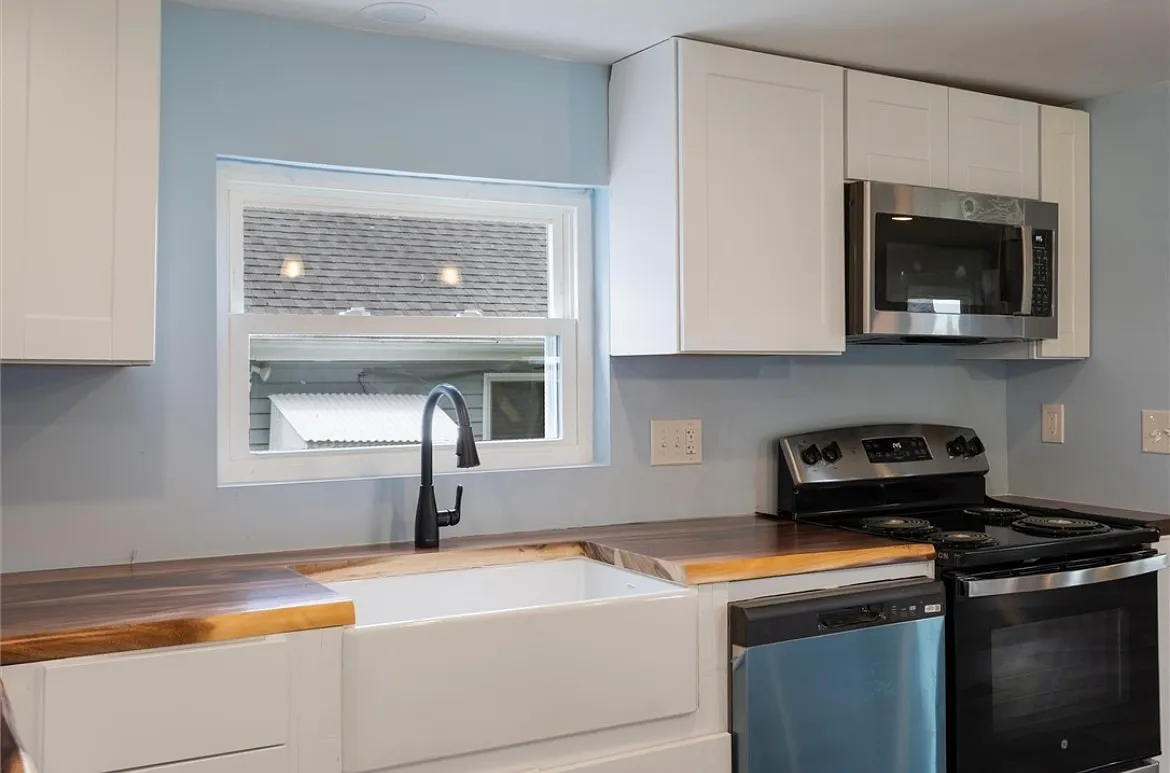 Palmer Cir, Bridgeport — Photo 4