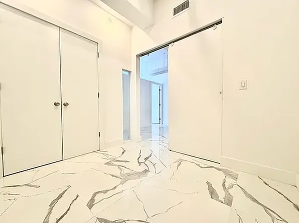 248 West 35th Street image 12 of 17