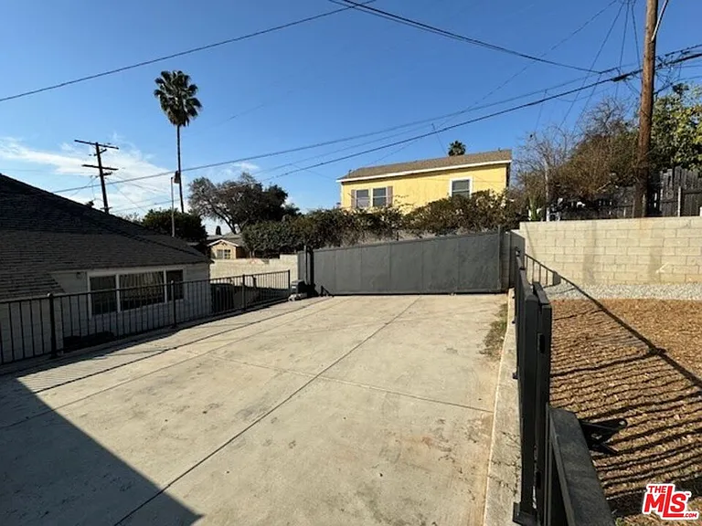 Floral Dr — Photo 22