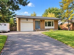 16 Sir Constantine Dr, Markham, ON L3P 2X2