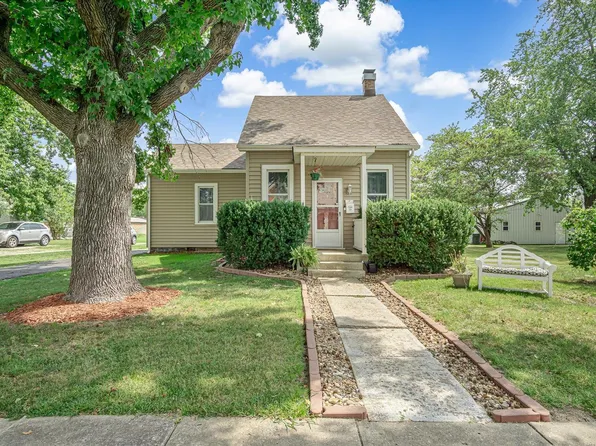 520 Locust St, Red Bud, IL 62278