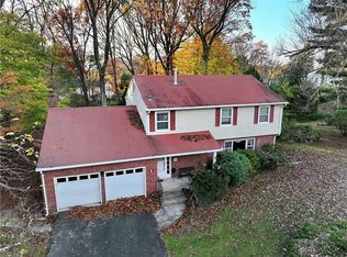 5 Lark Ln, Spring Valley, NY 10977