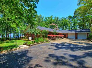 571 Lakeland Cir, Hemphill, TX 75948